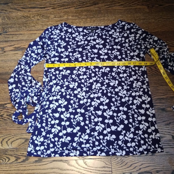 BR Blue W Cream Flowers Blouse - Picture 2 of 3